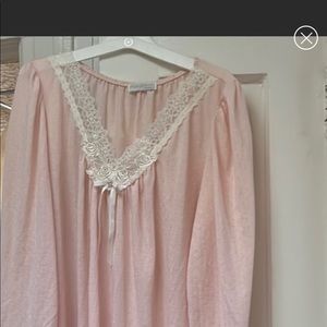Nightgown.  Vintage By Miss. Elaine. Pink. Size M.